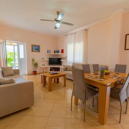 Dajana Apartments Ксамил Экстерьер фото