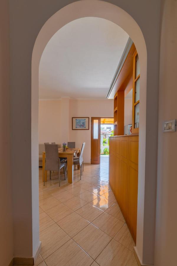 Dajana Apartments Ксамил Экстерьер фото