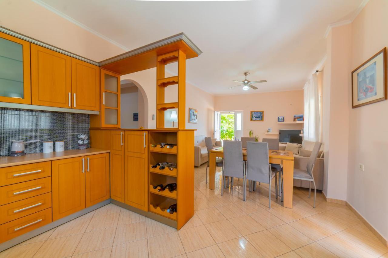 Dajana Apartments Ксамил Экстерьер фото